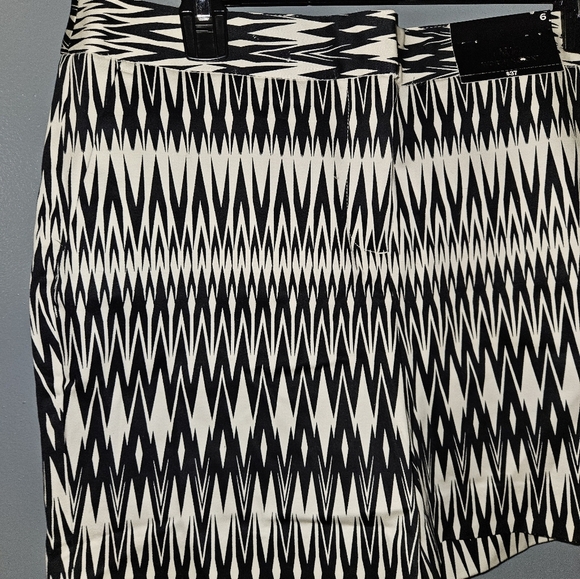 Worthington Womans Shorts Size 6 - Picture 2 of 11